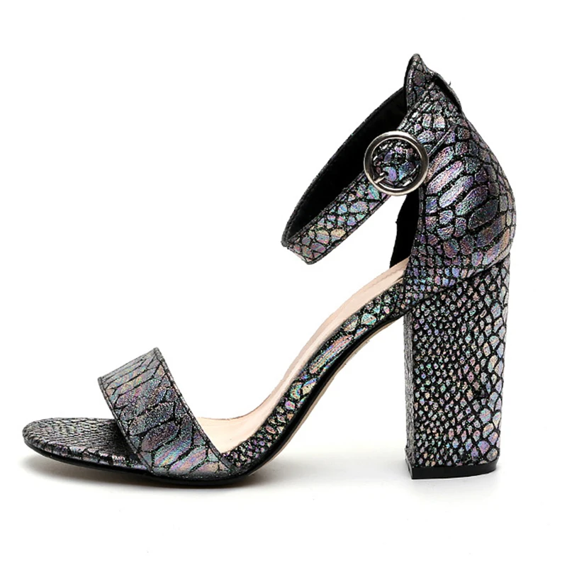 11757930169_1700080989