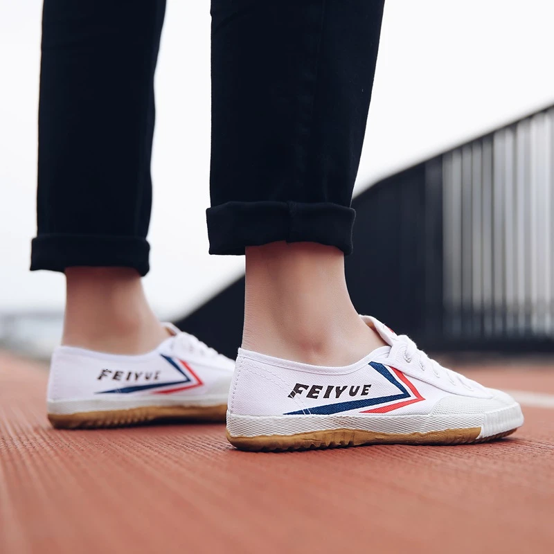 Обувь Feiyue черного и белого цвета; обувь для боевых искусств; обувь для кунг-фу; парусиновая обувь на плоской подошве для мужчин и женщин; дышащие кроссовки для тхэквондо; tenis masculino