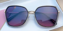 

5492 2020 hot new light Sunglasses large frame fashion glasses