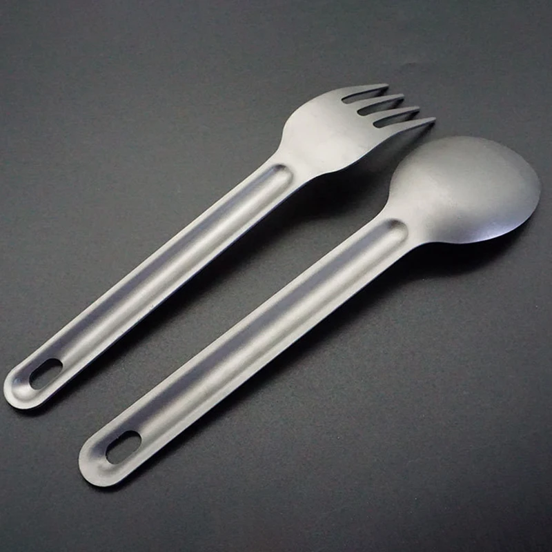 Hot-1Pcs Titanium Long Handle Outdoor Camping Titanium Camping Tableware Picnic Spoon Tool