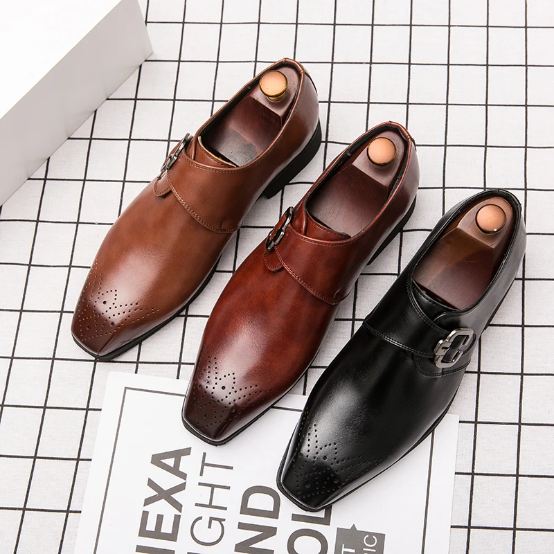 2020 New Business Pointed Flat Shoes Men Designer Formal Dress Carved Leather Shoes Men's Loafers Festival Party Wedding Shoes