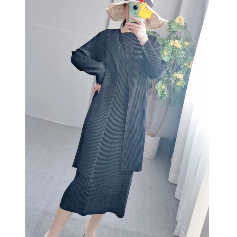 Лидер продаж, комплект из двух предметов Miyake fold, плиссированная ветровка с длинными рукавами+ большое контрастное платье, однотонный комплект из двух предметов