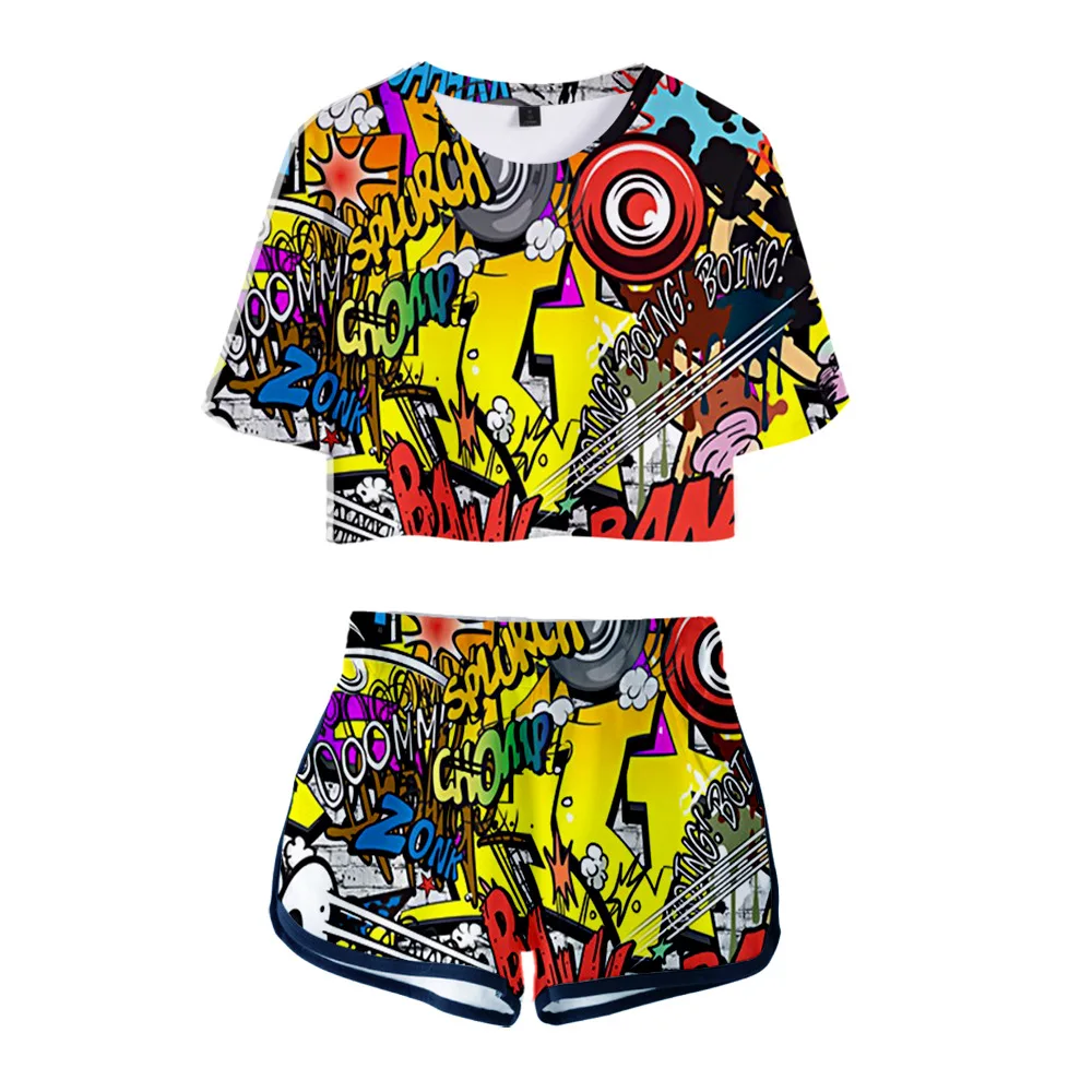 

Комплект из двух предметов с объемным граффити, привлекательный короткий топ и шорты со средней талией, повседневный женский летний спортивный костюм для фитнеса и отдыха, 2021