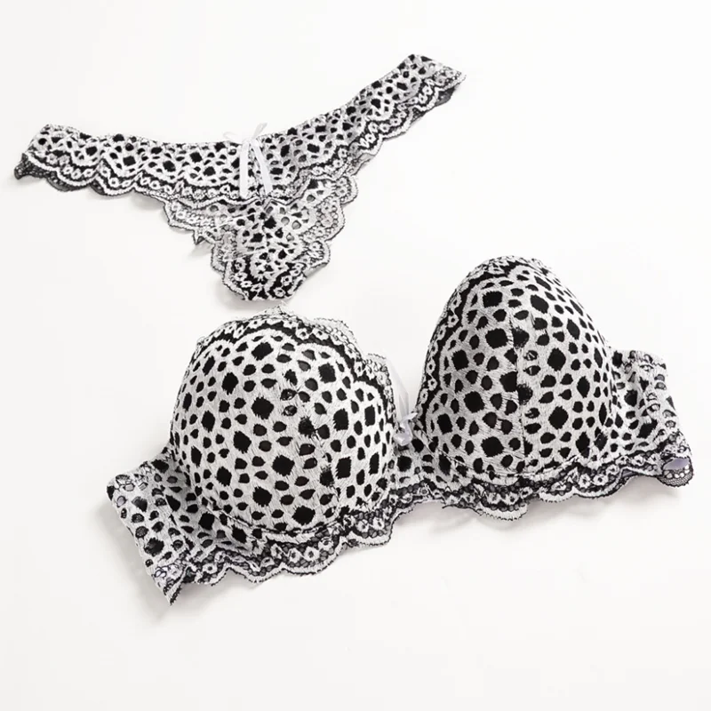 Заводская распродажа, модный леопардовый комплект с бюстгальтером и трусиками, сексуальное и очаровательное кружевное нижнее белье размера плюс - Цвет: Черный
