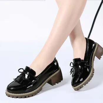 

2020 Autumn Women Oxfords Shoes Women Patent Leather Slip-on Middle Heel Fringe Bow Dress Boat Shoes Pointed Toe Pumps