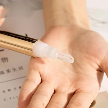 

Non-Transfer All-Day Lip Rain-Coat Waterproof No Fading Moisturizing Lipstick EY669