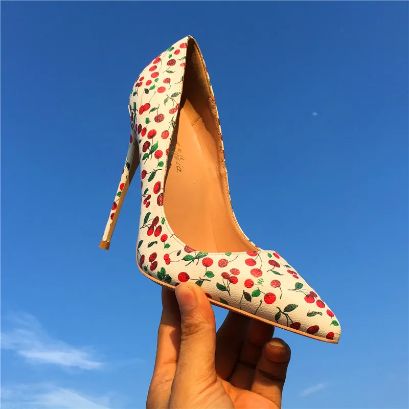 

Новые весенние разноцветные кожаные туфли с острым металлическим носком, банкетное платье, женская обувь большого размера и маленького размера