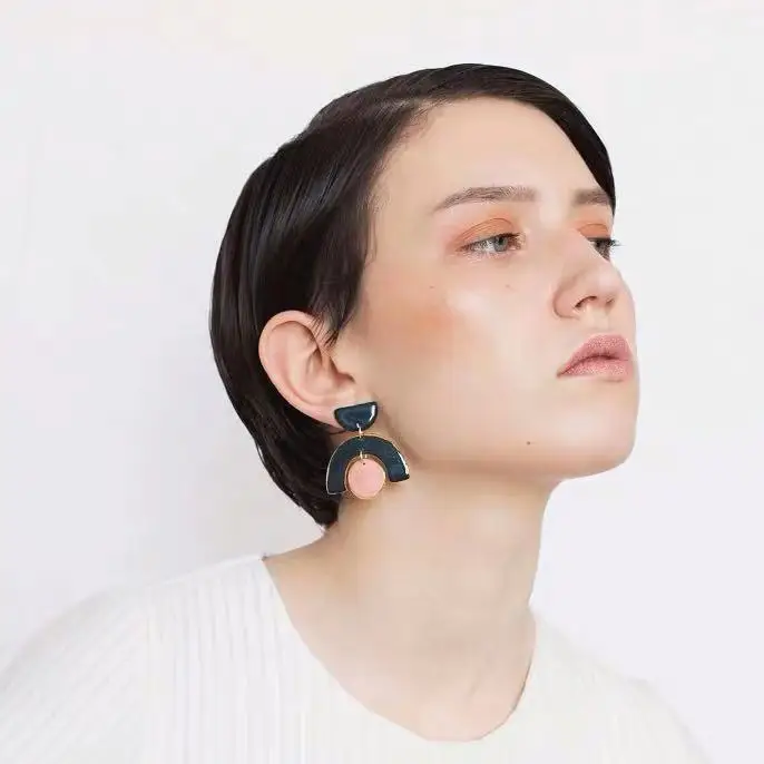 

Timeless Wonder Enamel Geo Arc Statement Stud Earrings Party Top Punk Gothic Kpop Ins Cute Christmas Fashion Jewelry New 1545