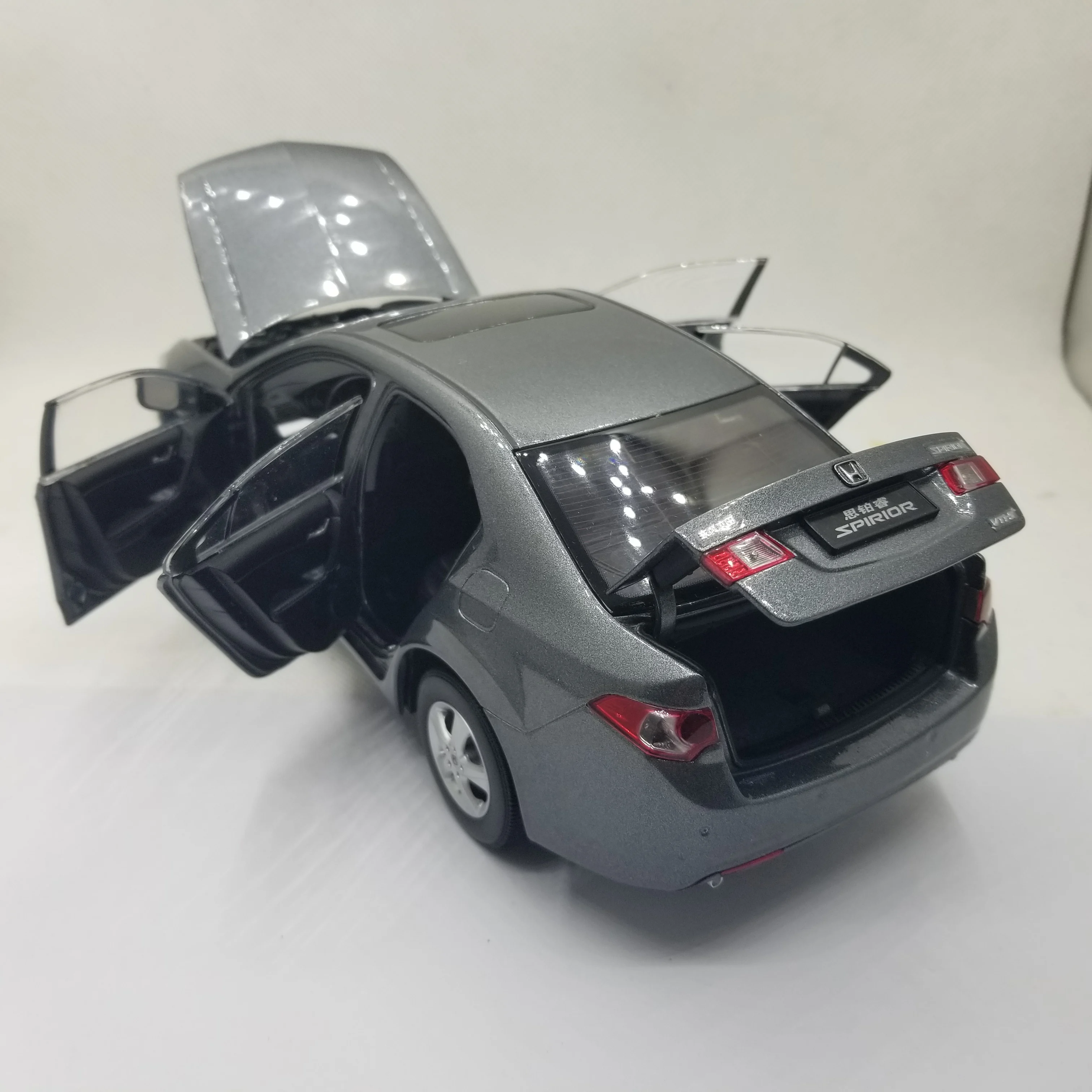 1:18 литая под давлением модель для Honda Spirior 2008 Accord Европа серый седан Игрушечная