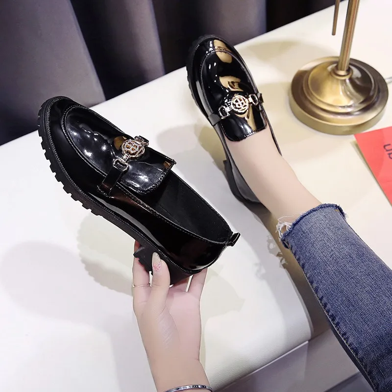 New Oxford Shoes for Women Shoes Female Flats Solid Black Patent Leather Slip on Shoes Woman Metal Buckle Ladies Shoes Plus Size