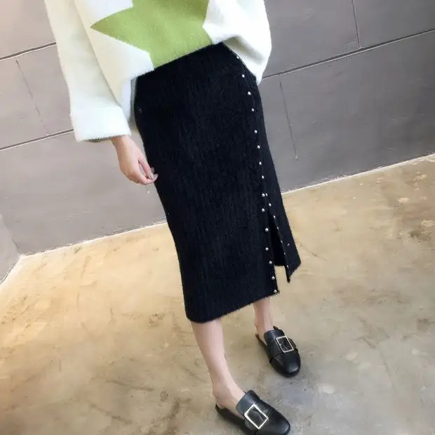 The new film 9386 pure color imitated mink wool button split skirts 39-8 row 4 shelves on the second floor