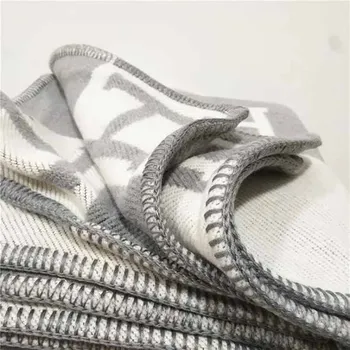 

New Letter H Blanket Fashion KnittedSuper Soft Flying Thread Throw Wool & Cashmere Blanket For Adults Yarn Dyed Plaid Blanket
