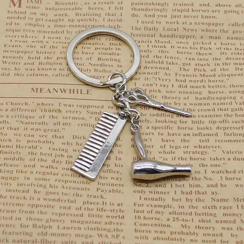 

Personality Creative Keychain Barber Gift Comb Scissors Hair Dryer Accessories Keychain