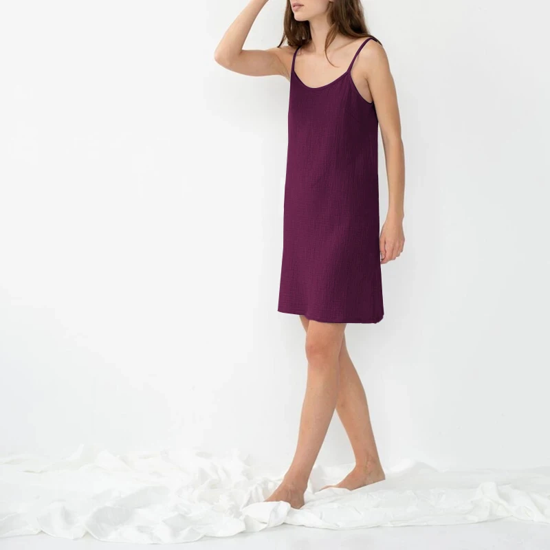 Vestido Midi Elegante Con Tirantes Finos Y Textura Delicada