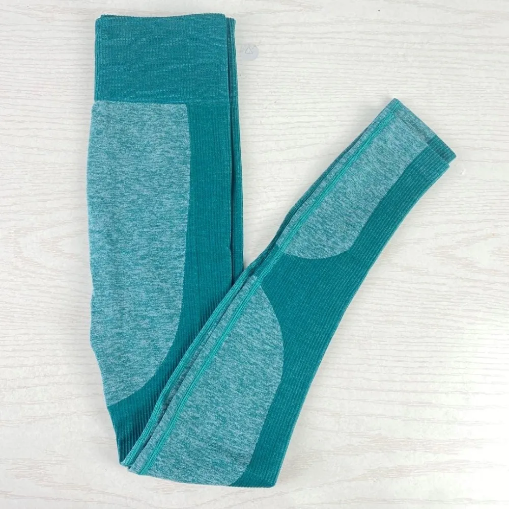 18907244070_1824471394