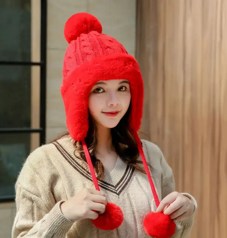 Женская теплая зимняя вязаная шапка ушанка Мужская меховая с помпонами
