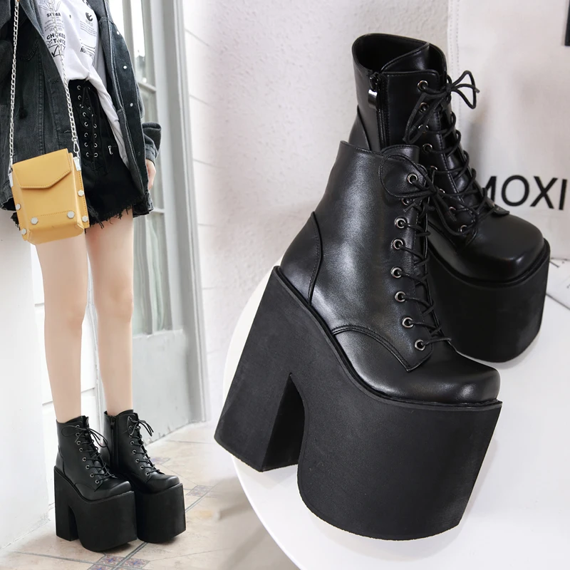 Мотоциклетные Ботинки на каблуке 17 см; черные женские ботильоны в стиле панк; ботинки для костюмированной вечеринки; модные ботинки на платформе в готическом стиле; осенние женские ботинки на высоком каблуке