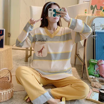 

Striped long-sleeved casual top + pants pajamas set 2020 round neck women suit black and white pajamas set home service