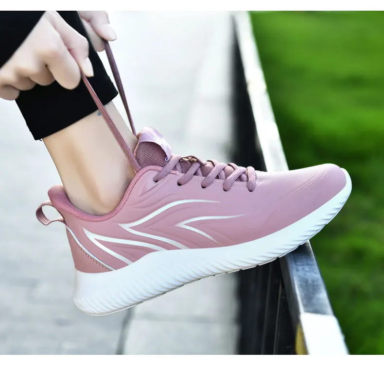 Sneaker For Woman Outdoor Casual Lace-up Non-slip Breathable Light Flats Black Spring Quality Female Gym Shoes