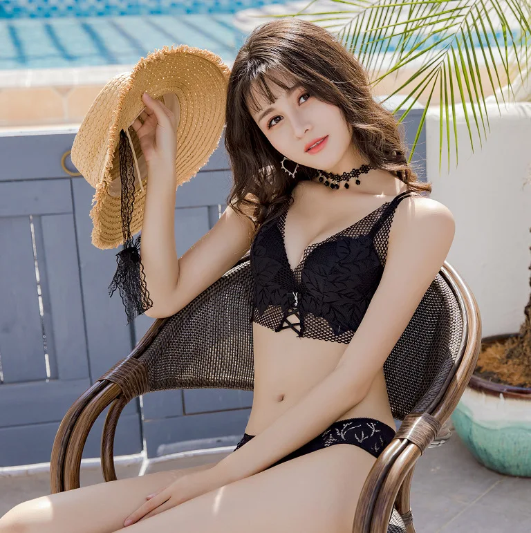 Summer Sexy Elegant Lace Embroidery Low Chest Gather Wire Free Bras Seamless Comfy Breathable Lingerie Push Up Brassiere Unlined