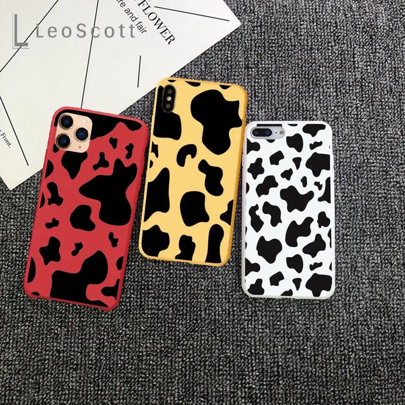 

Cow Pattern Black White coque shell cover foudas Phone Case Candy Color for iPhone 6 7 8 11 12 s mini pro X XS XR MAX Plus