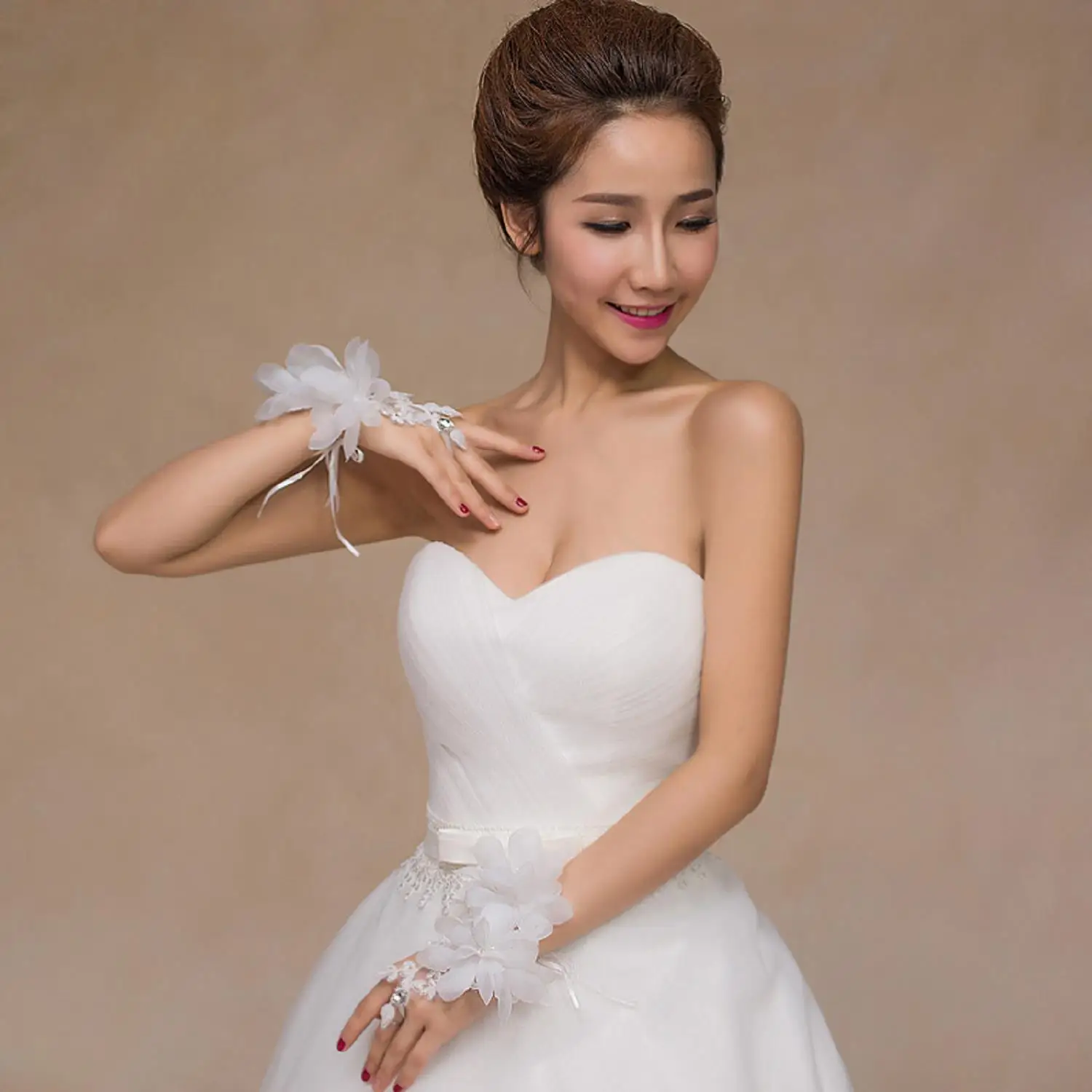 Short Paragraph Rhinestone Bridal Wedding Gloves Wedding dress gloves Wedding sleeve accessories
