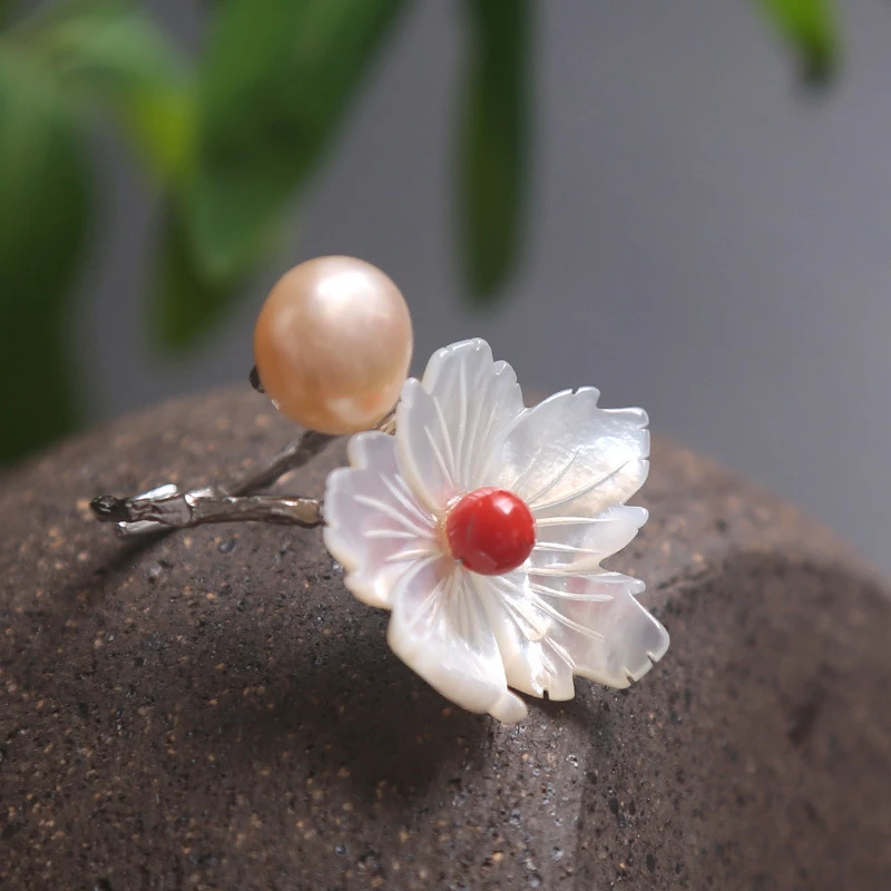 

Fashion, Simple And Adjustable Ring, Natural Pearl Mother Shellfish Flowers, White Italian Handmade Gift