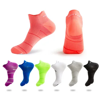 

Large Size Men Women Professional Sports Socks Breathable Slip Hiking Running Basketball Cycling Sock Sweat Proof Damping 39-44