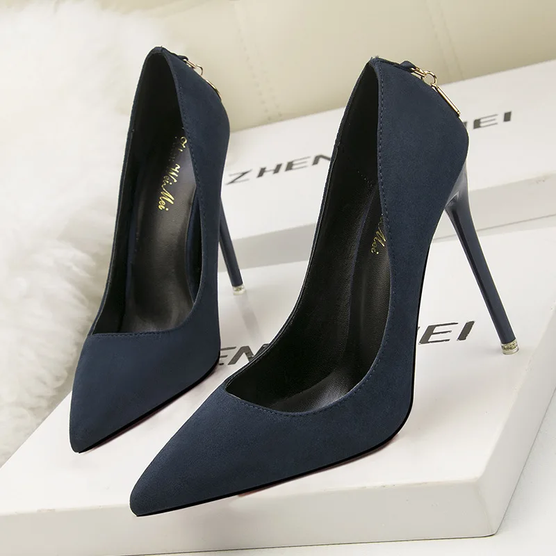 Туфли-лодочки на каблуке 11 см; модные простые и детальные замшевые туфли на высоком каблуке с закрытым острым носком и d-образной пуговицей; пикантная женская обувь - Цвет: Королевский синий