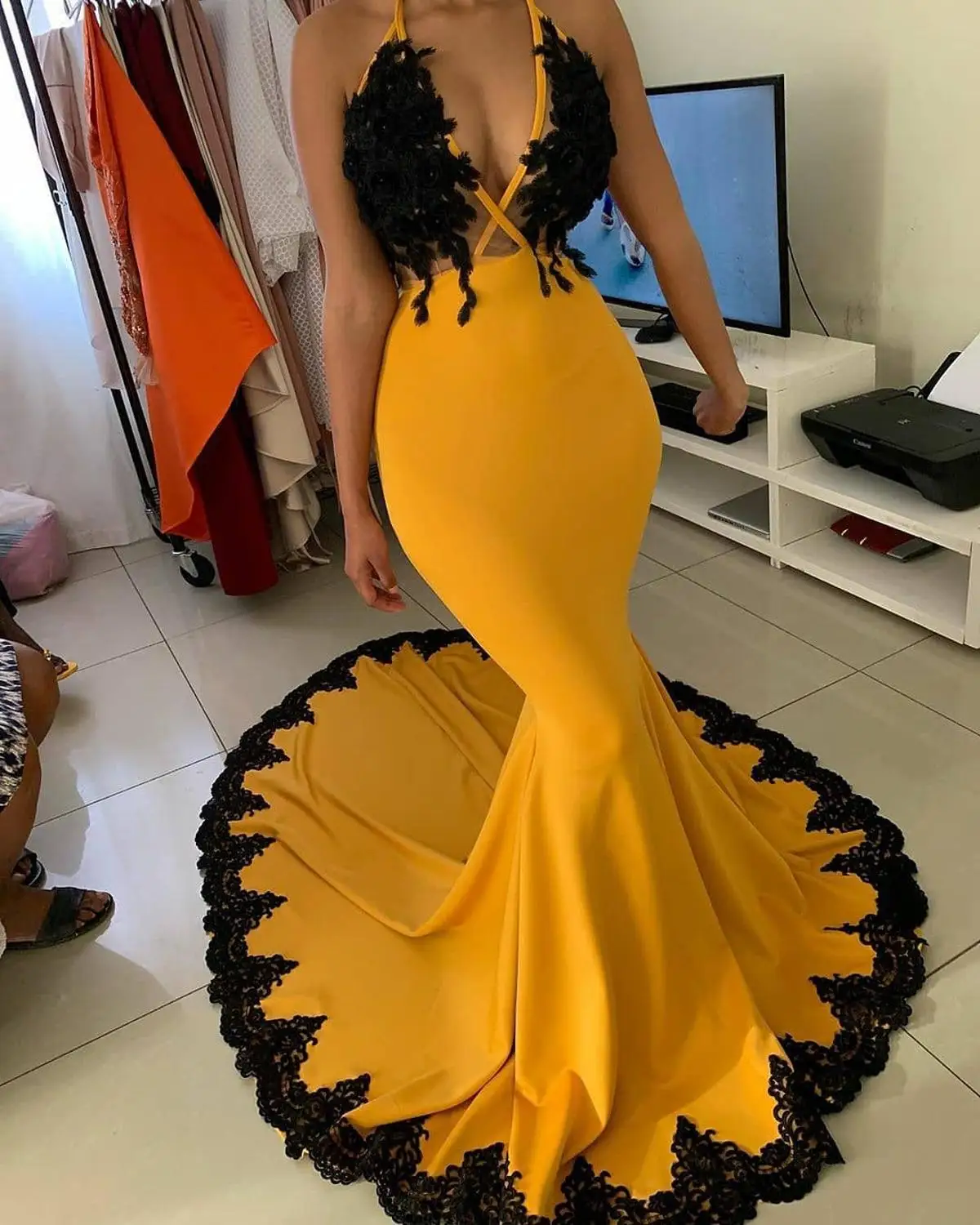 

Sexy Yellow Long Prom Dress Mermaid V Neck Spaghetti Straps Lace Appliques Vestidos De Gala Formal Evening Dresses Party Gowns