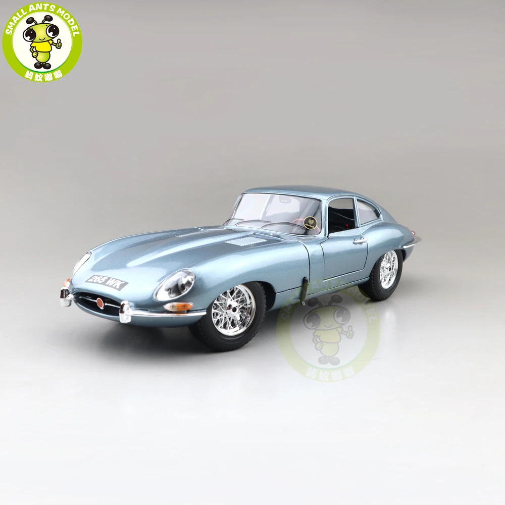 Coupe Bburago 12044 Diecast Model 