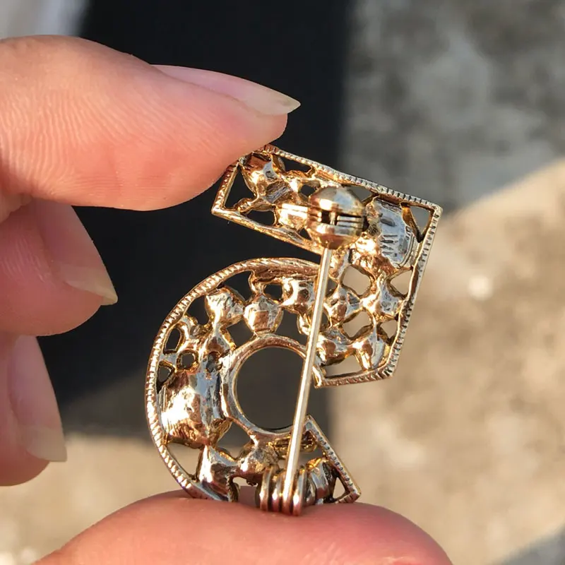 高級ブランドデザイン番号 5 ブローチカラークリスタルラインストーン