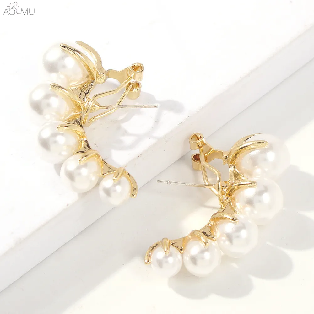 

AOMU Hyperbole Vintage Multi-Level Pearl Matte Geometric Stud Earrings for Women Birthday Gifts Party Jewelry Pendientes
