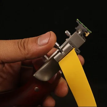 

New side tied rubber slingshot Camshaft wooden handle stainless steel wire cutting precision outdoor hunting Slingshot with aim