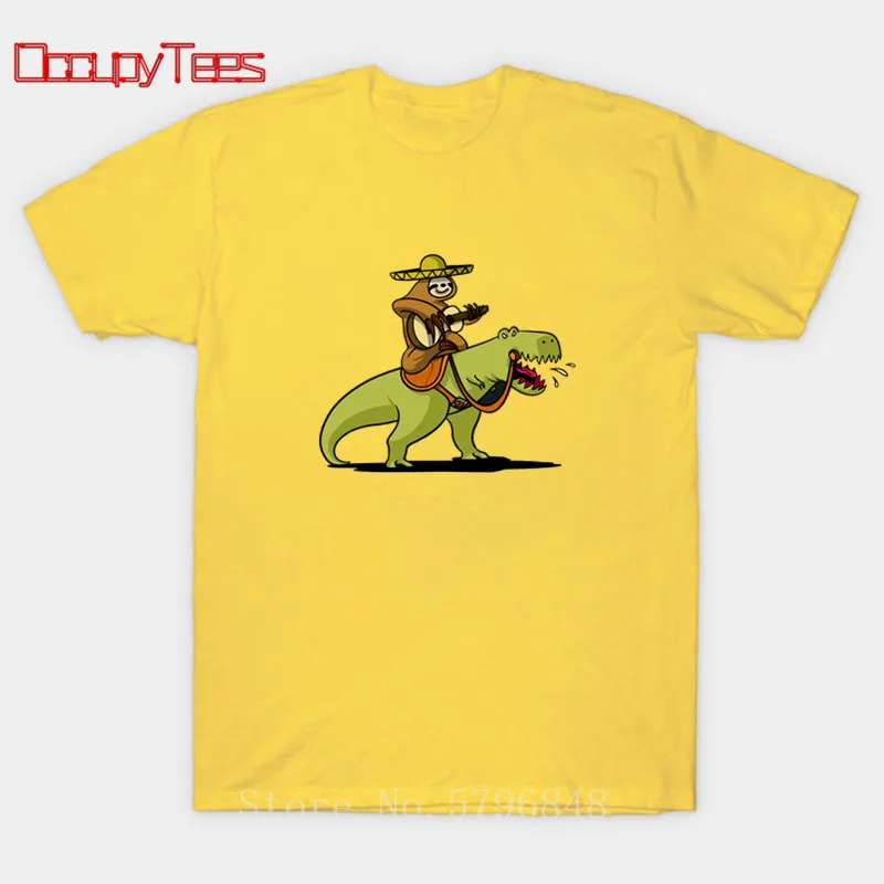 Новая забавная фэнтезийная футболка Ленивец с гитарой езды на динозавре Мужская