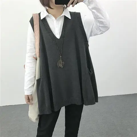 

New Spring Women Knitted Vest Loose Thin Sweater Waistcoat Female Fashion Autumn V-neck Solid Sleevess Casual Waistcoat 5 Color