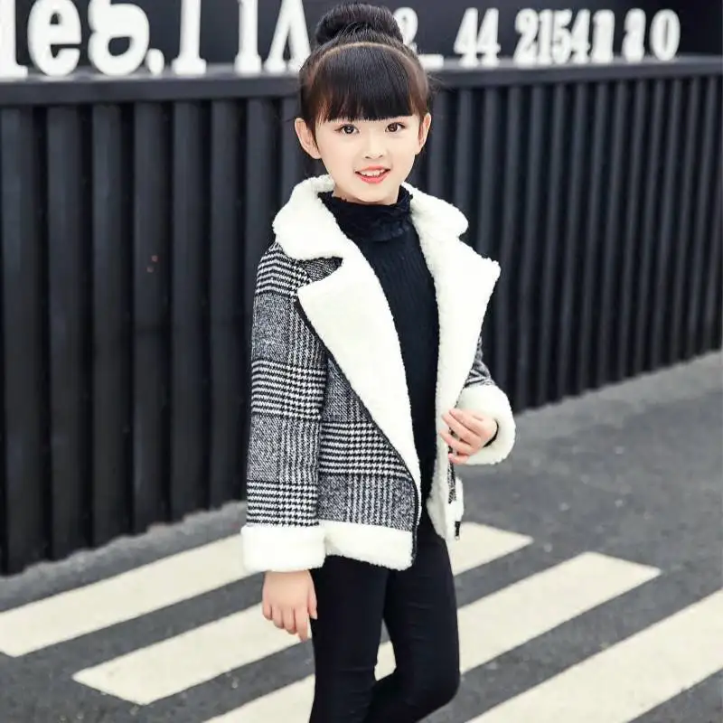 Ins/Лидер продаж, шерстяное пальто для маленьких девочек клетчатое пальто для детей от 2 до 11 лет бархатный утепленный Тренч с Диагональной молнией модная одежда для девочек - Цвет: black