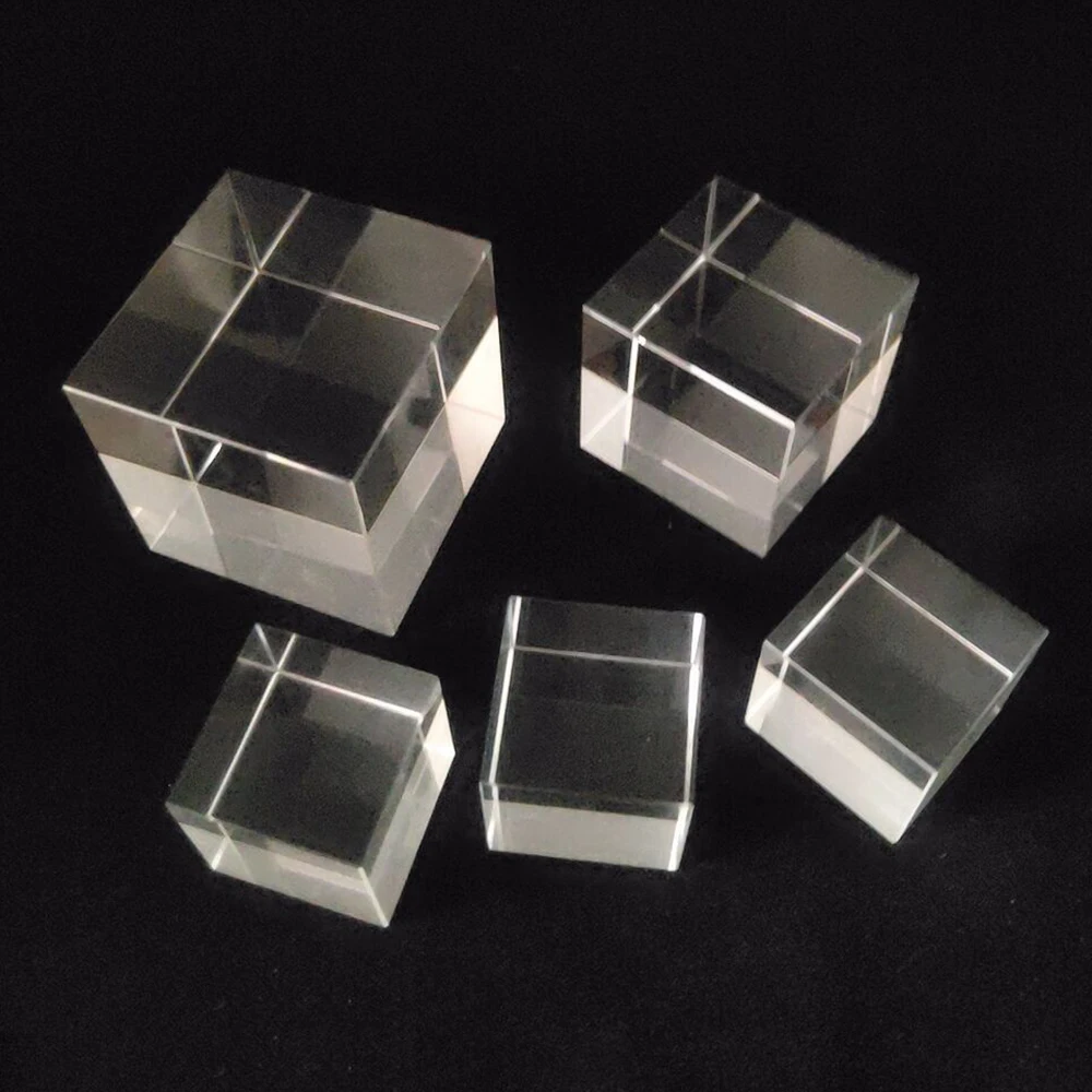 

Crystal Prism Artificial Glass Hexahedron Prism 4x4 3x3 5x5cm for Photography Decorations Scientific Experimental Instrument