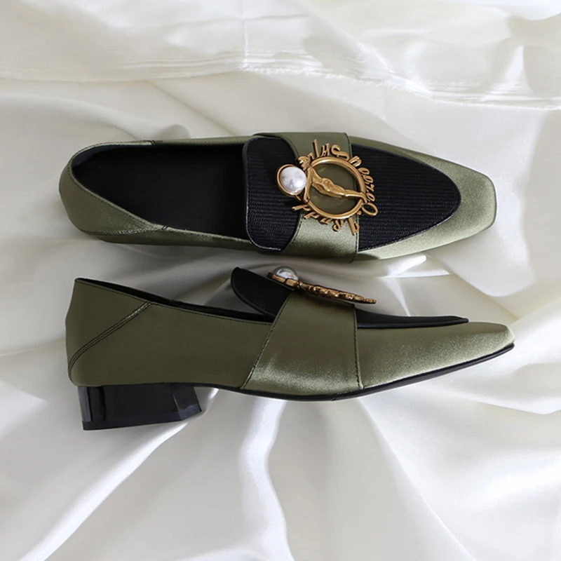 Zapatillas mujer/Женская обувь; шелковые лоферы на плоской подошве; Разноцветные Женские туфли с мелким жемчугом; сезон осень года; scarpe donna