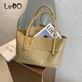 

Oil Wax Leather Woven Handbags 2020 Summer New Leather Shoulder Bag Design Women Luxury Brand Bags Female Travel Shopping Totes