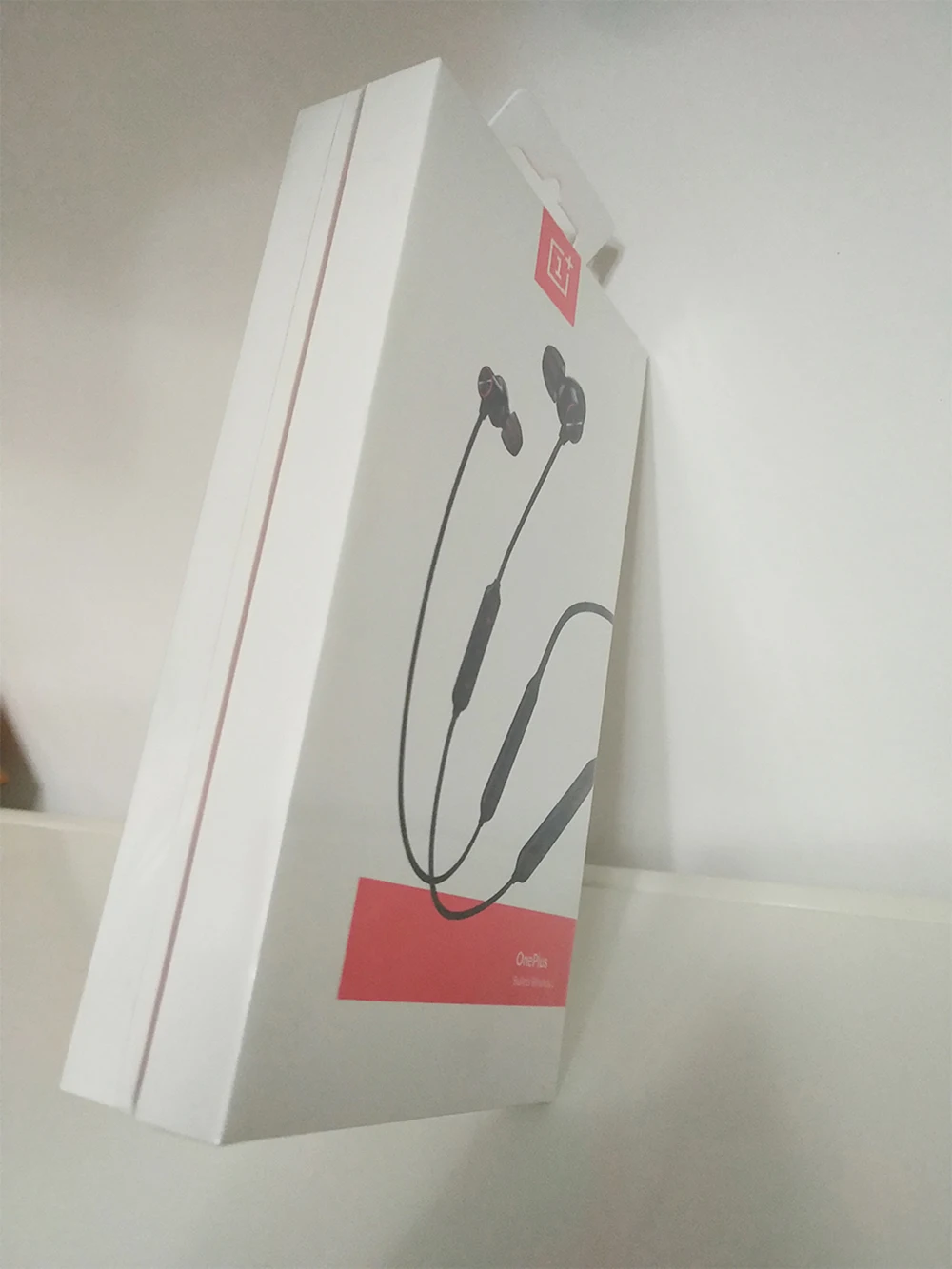08 OnePlus Bullets Wireless 2 earphone