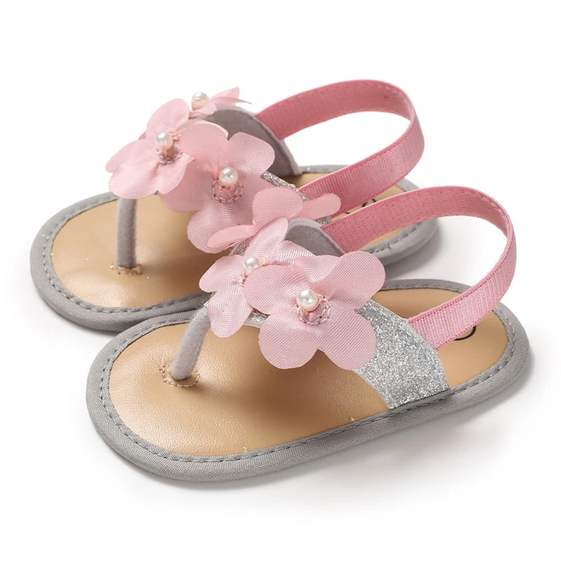 Новая мода для малышей; одежда для маленьких девочек с жемчугом и шикарный цветок обувь для принцессы сандалии ребенок, не начавший ходить детские сандалии - Цвет: silver