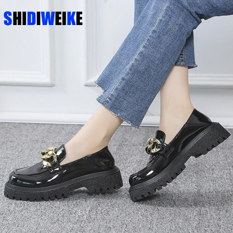 Chunky Loafers Women Patent Leather Platform Shoes Round Toe Metal Chain Slip on Ladies Flats Handmade Kawaii Shoes Woman Flats