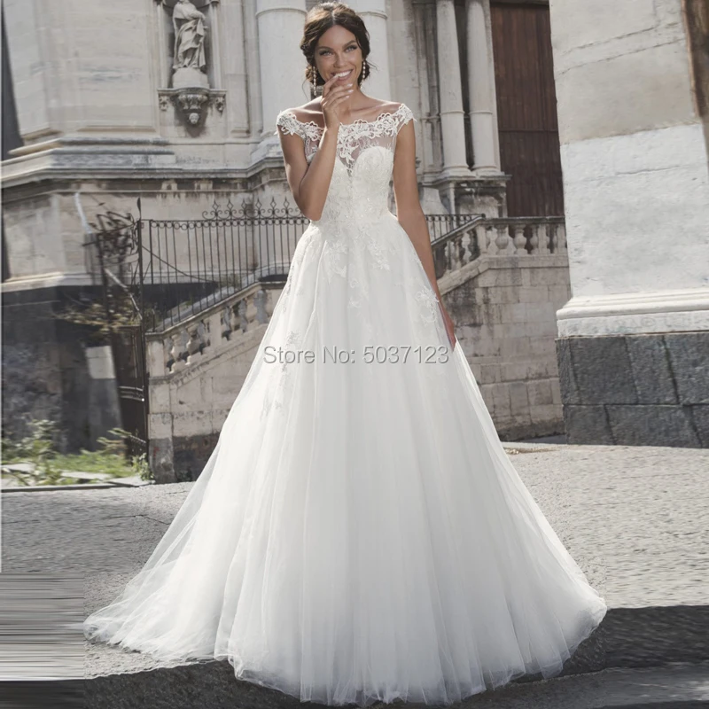Best Price EEN Line Trouwjurken Kapmouwtjes Kant Applicaties Uit de Schouder Hof Trein Button Illusion Vestido De Noiva Bruidsjurken