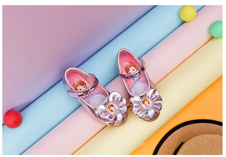 Новейшая Осенняя детская кожаная обувь для девочек; кроссовки принцессы с бантом для маленьких девочек; тонкие туфли с рисунком; детская обувь для танцев