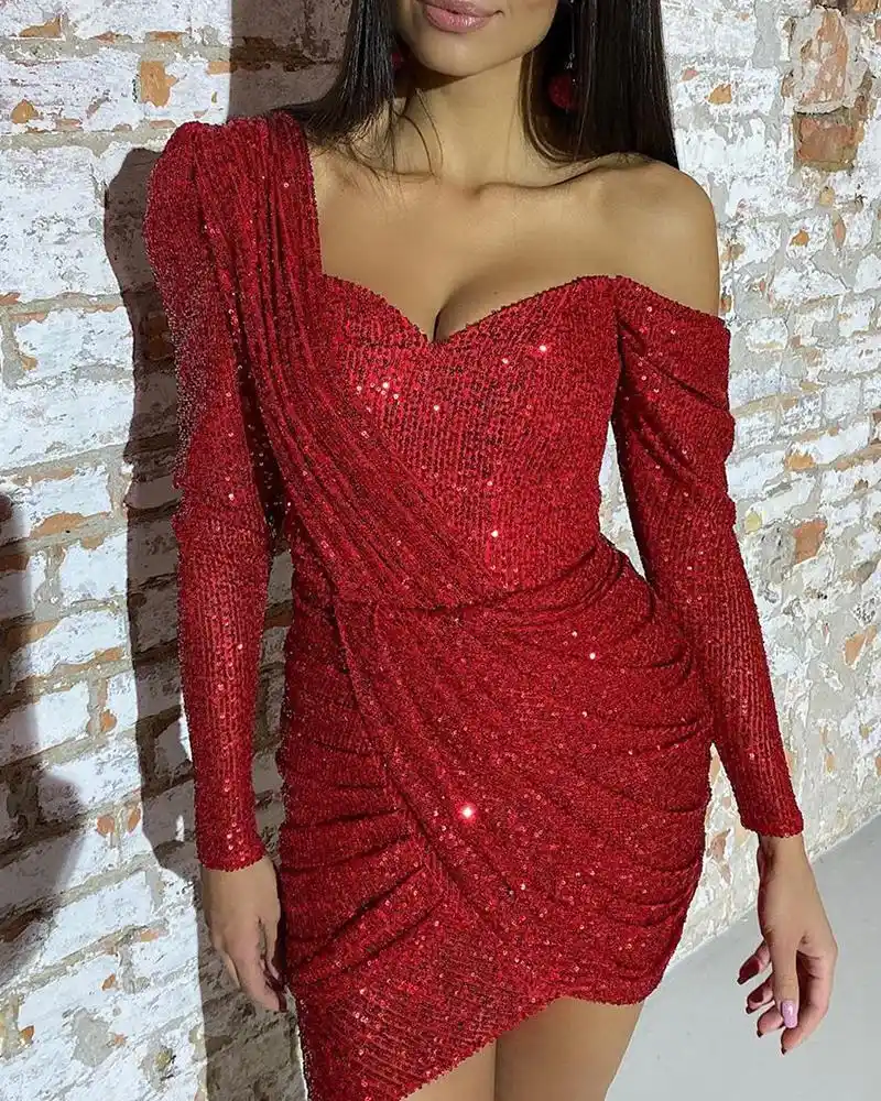 vestido de lantejoula vermelho