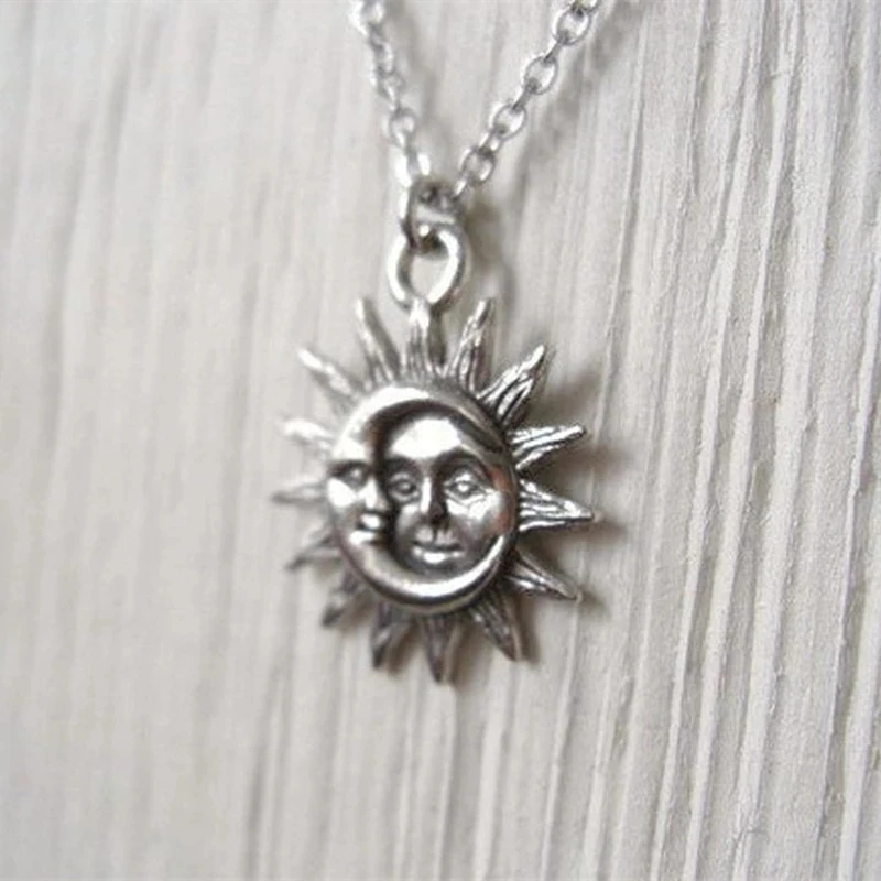 Dainty-Gold-Silver-Color-Sun-and-Moon-Necklace-Charm-Pendant-Necklaces-for-Women-Famale-Wedding-Jewelry.jpg_.webp_Q90.jpg_.webp_.webp (3)