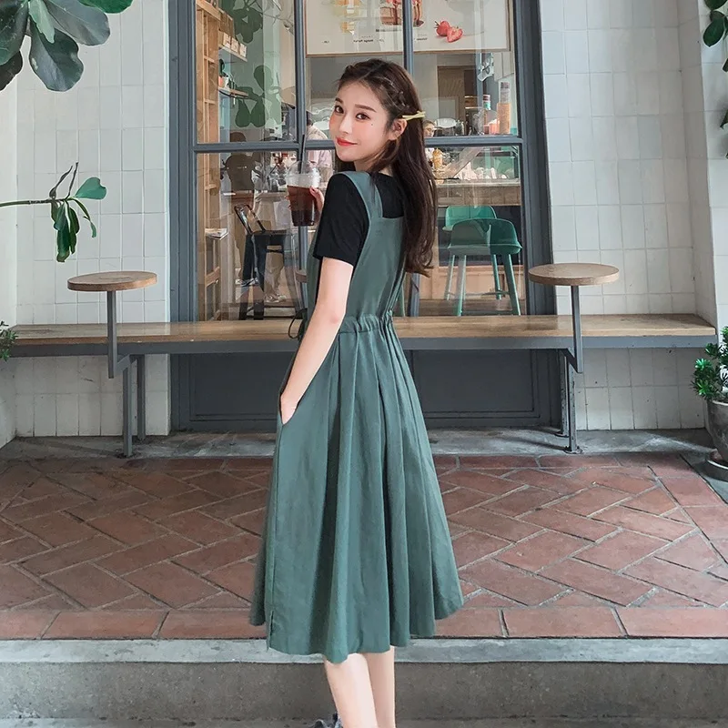 

Photo Shoot CHIC Mori Girl Line Army Green Mid-length V-neck Drawstring Waist Hugging Sleeveless Suspender Strap Big Hemline Sui