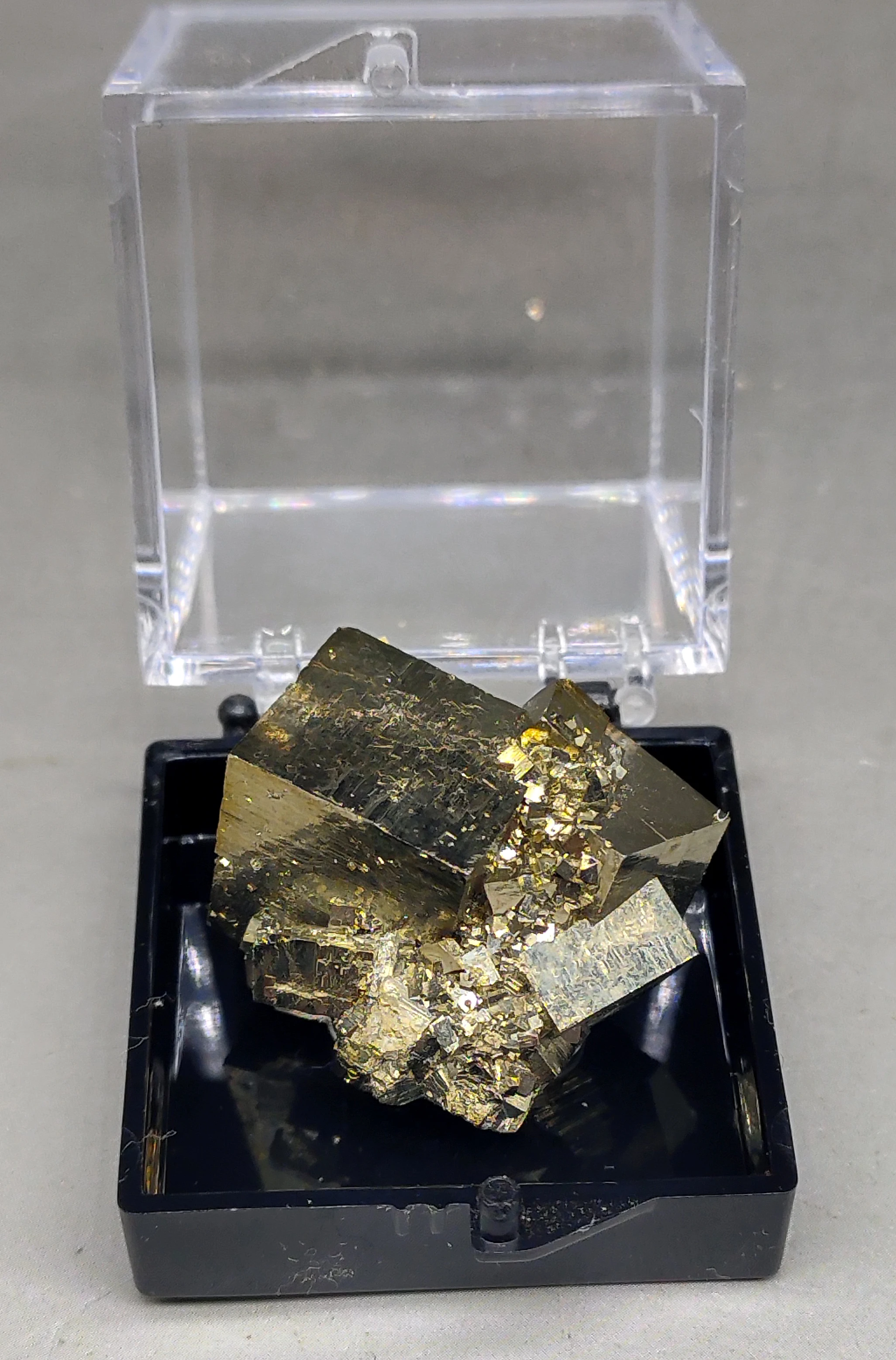 Натуральный редкий кубический Пирит минеральный образец камни и кристаллы Исцеляющие кристаллы кварцевые драгоценные камни коробка