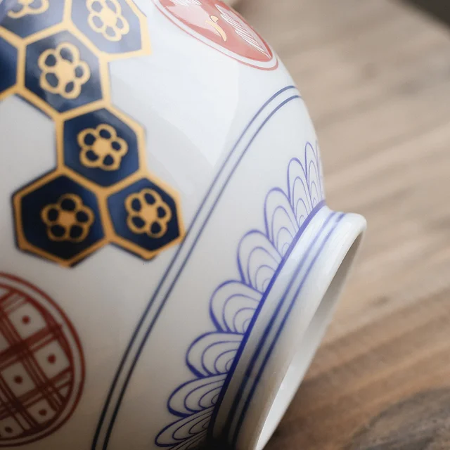 일본식 세라믹 커버 그릇: 전통과 현대성의 조화